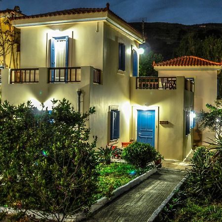 Mainades Maisonettes & Studios Menites Exterior photo