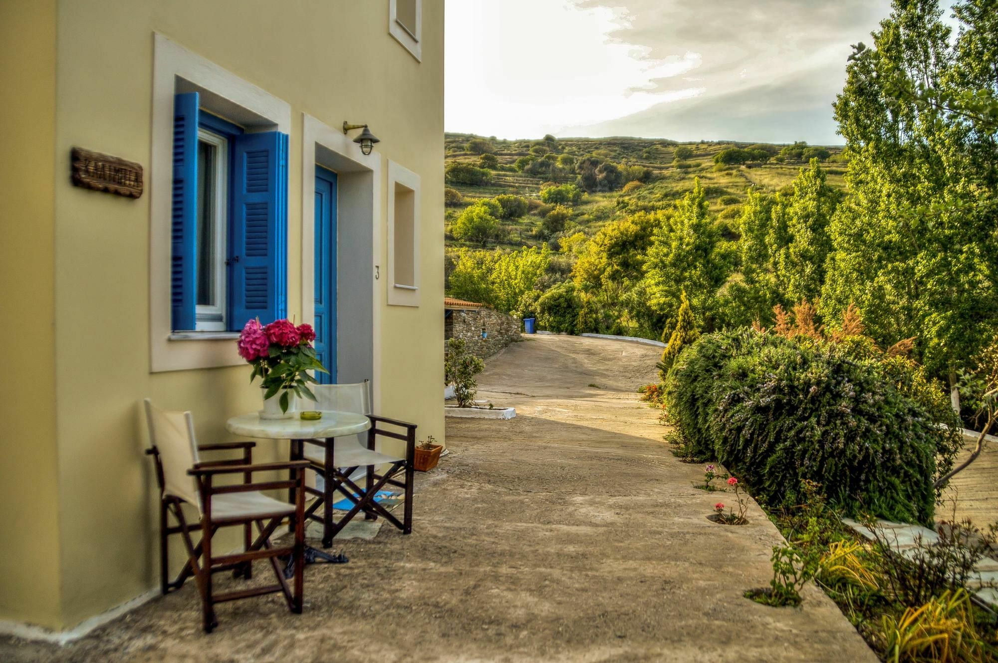 Mainades Maisonettes & Studios Menites Exterior photo